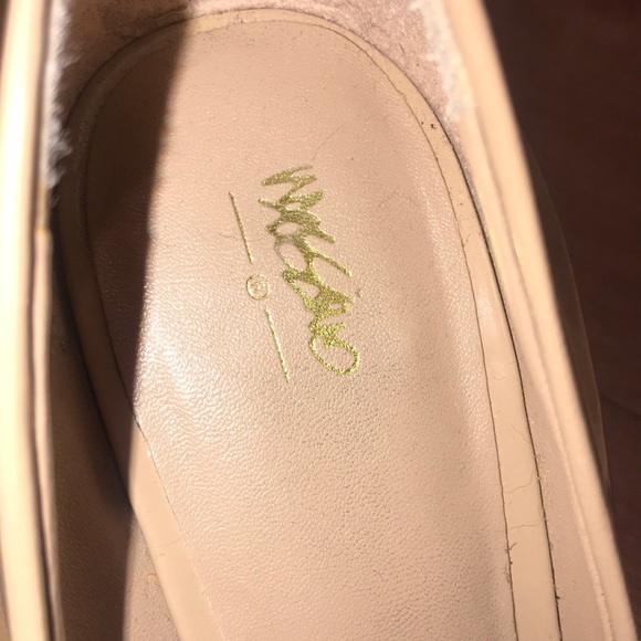 Mossimo for Target Tan Heels - Picture 2 of 6